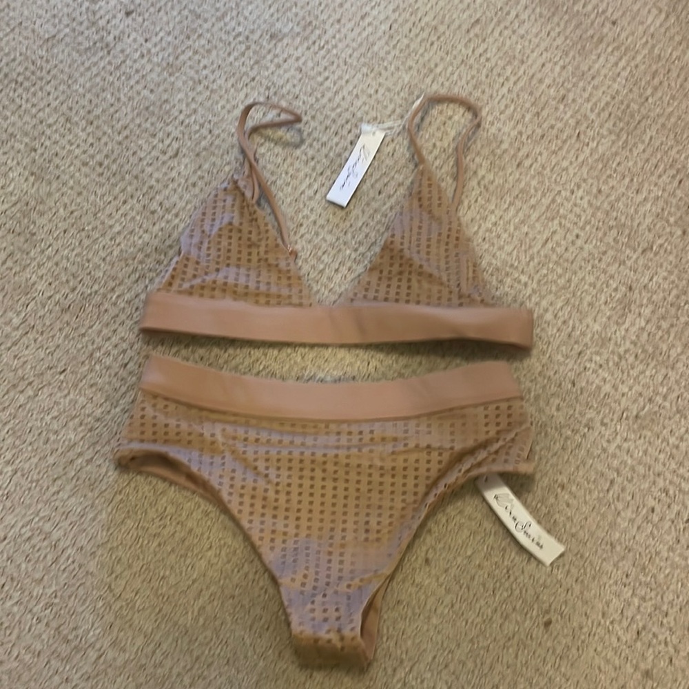 BNWT Kira Swimwear Perforated Bikini, size medium. - Picture 9 of 13